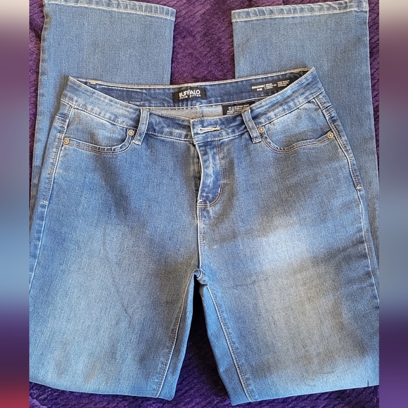 Midrise Buffalo Jeans Size 6x30 - Picture 5 of 5